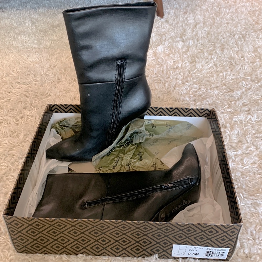 Charles by Charles David 9.5 black boot
